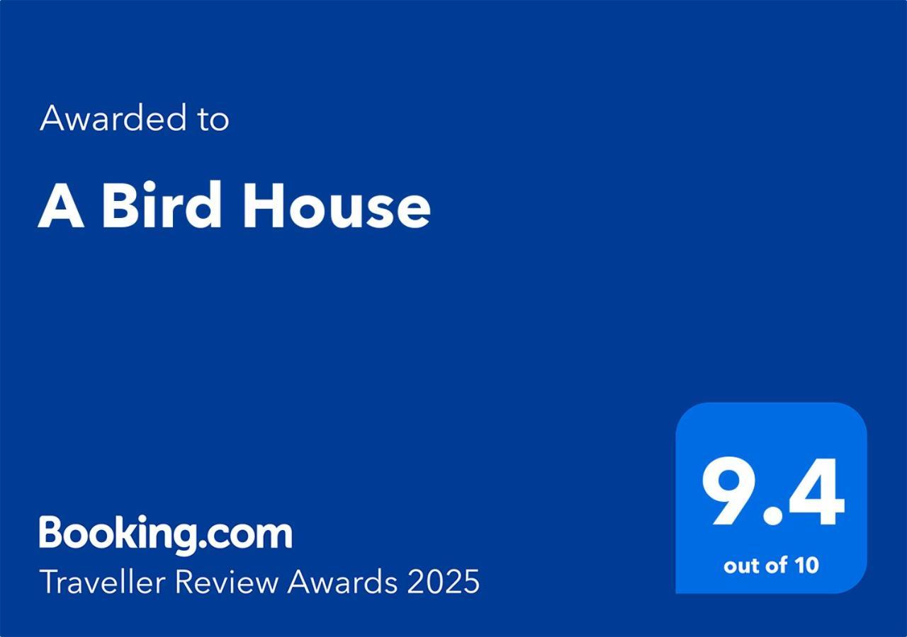 Homestay A Bird House *